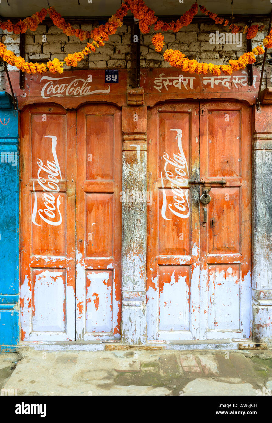 Vintage Coca Cola Schild an Türen Stockfoto