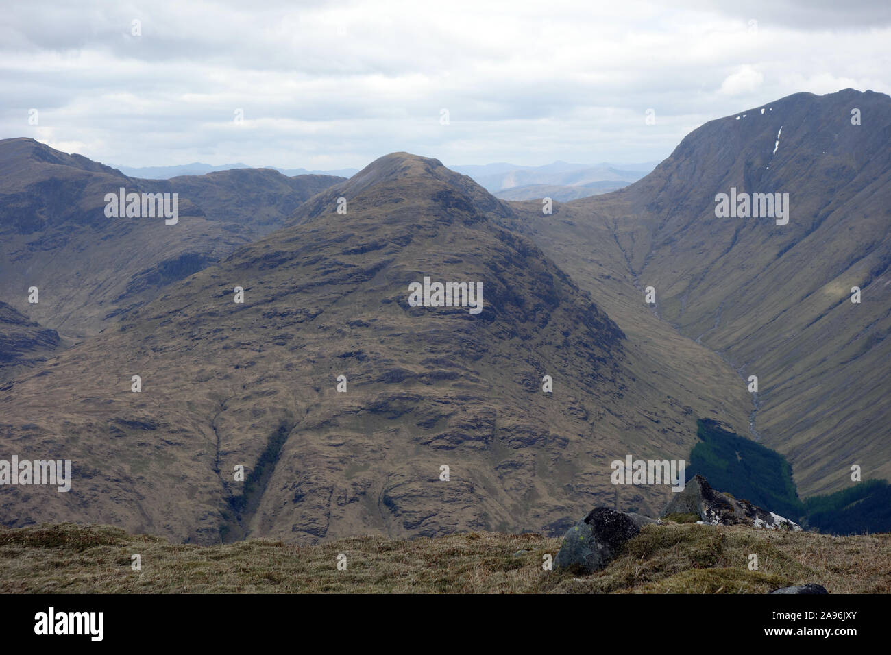 Der schottische Corbett' Beinn Maol Chaluim' und die 'Bidean nam Bian "Bergkette von Stob Dubh (beinn Ceitein) im Glen Etive, Scottish Highlands. Stockfoto