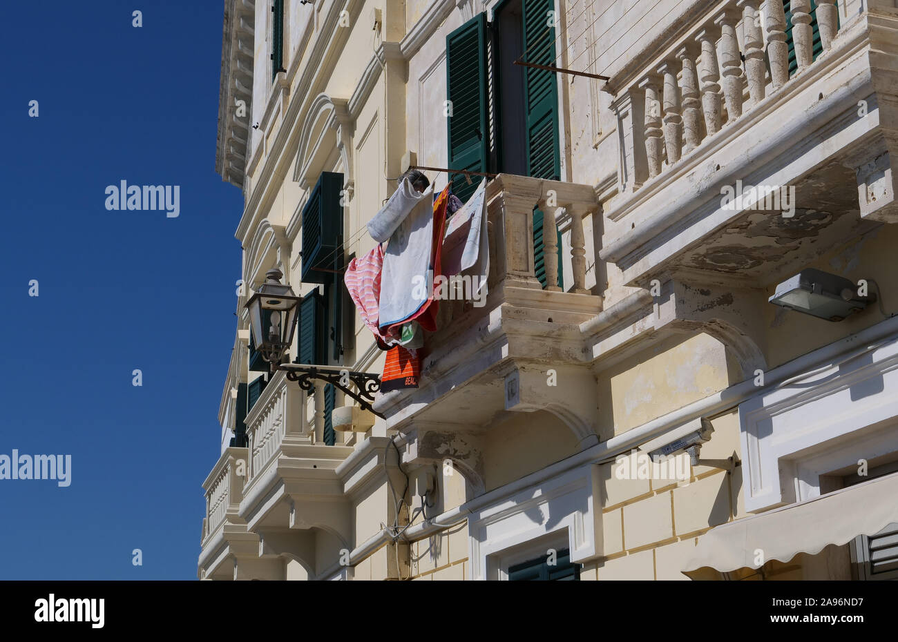 Häuser in der malerischen Altstadt von Gallipoli, ein schönes Reiseziel in Apulien, Italien Stockfoto