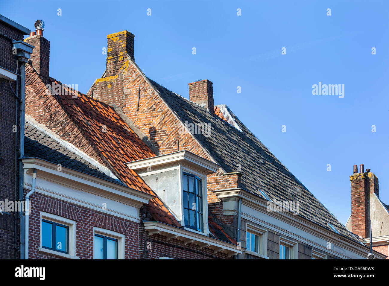 Alte, traditionelle Dächer in Vianen in den Niederlanden Stockfoto