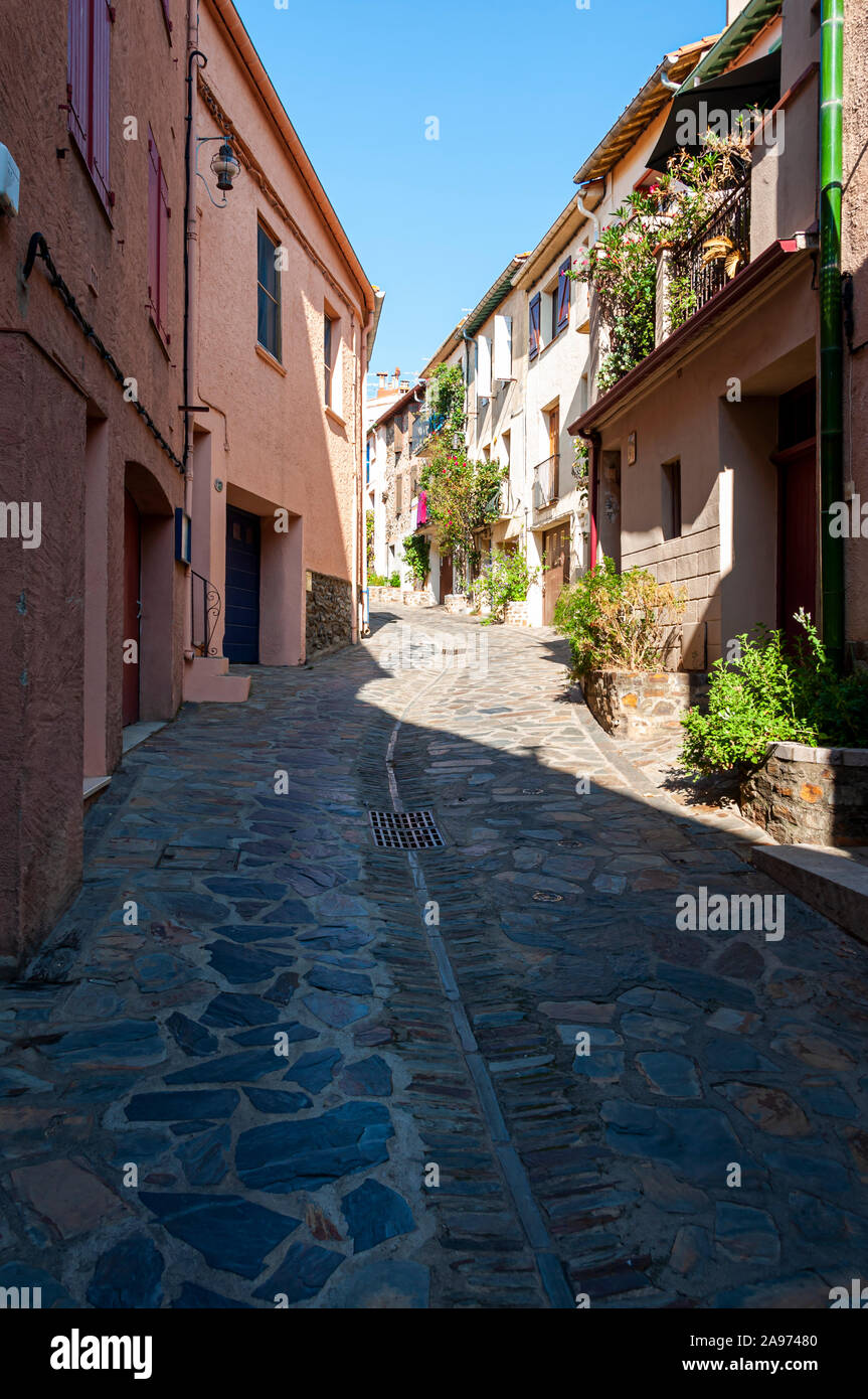Ruhigen Sommer Straße, Collioure, Frankreich Stockfoto