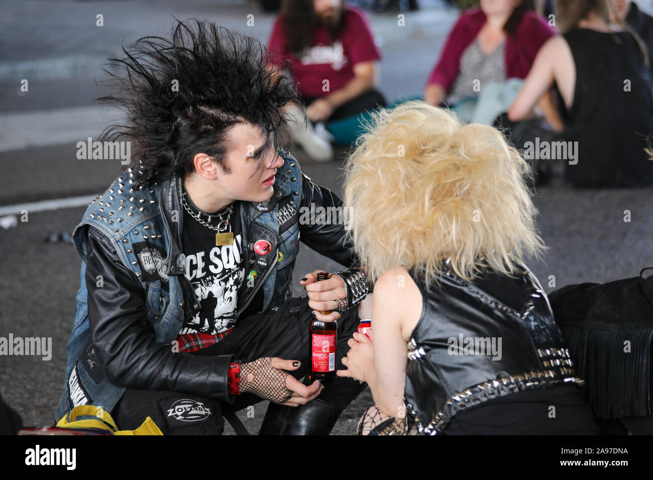 Punk paar -Fotos und -Bildmaterial in hoher Auflösung – Alamy
