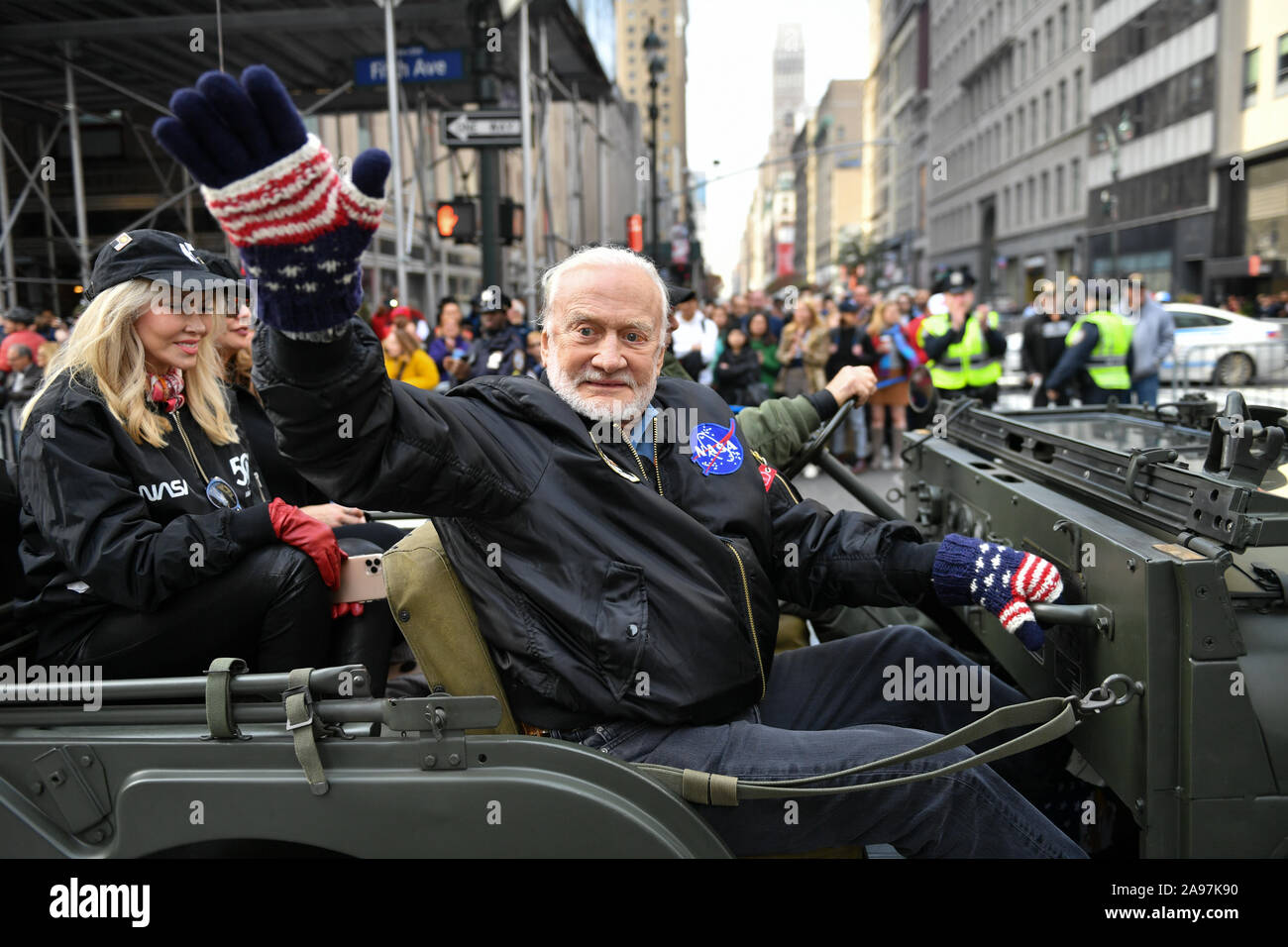 Buzz Aldrin nimmt an den Veterans Day Parade am 11. November 2019 in New York City. Stockfoto