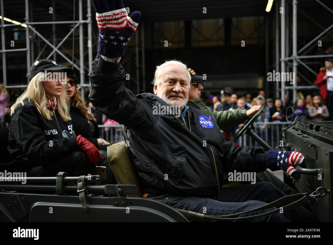 Buzz Aldrin nimmt an den Veterans Day Parade am 11. November 2019 in New York City. Stockfoto