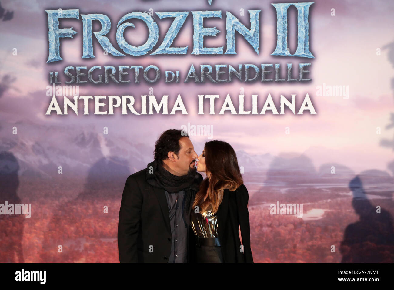 Rom, Italien, 12. November 2019: Enrico Brignano (Olaf) mit Flora Canto in den roten Teppich bei der Vorschau der film Frozen 2 - Das Geheimnis der Arendelle" teilnehmen, an der Raum Kino Moderno. Stockfoto