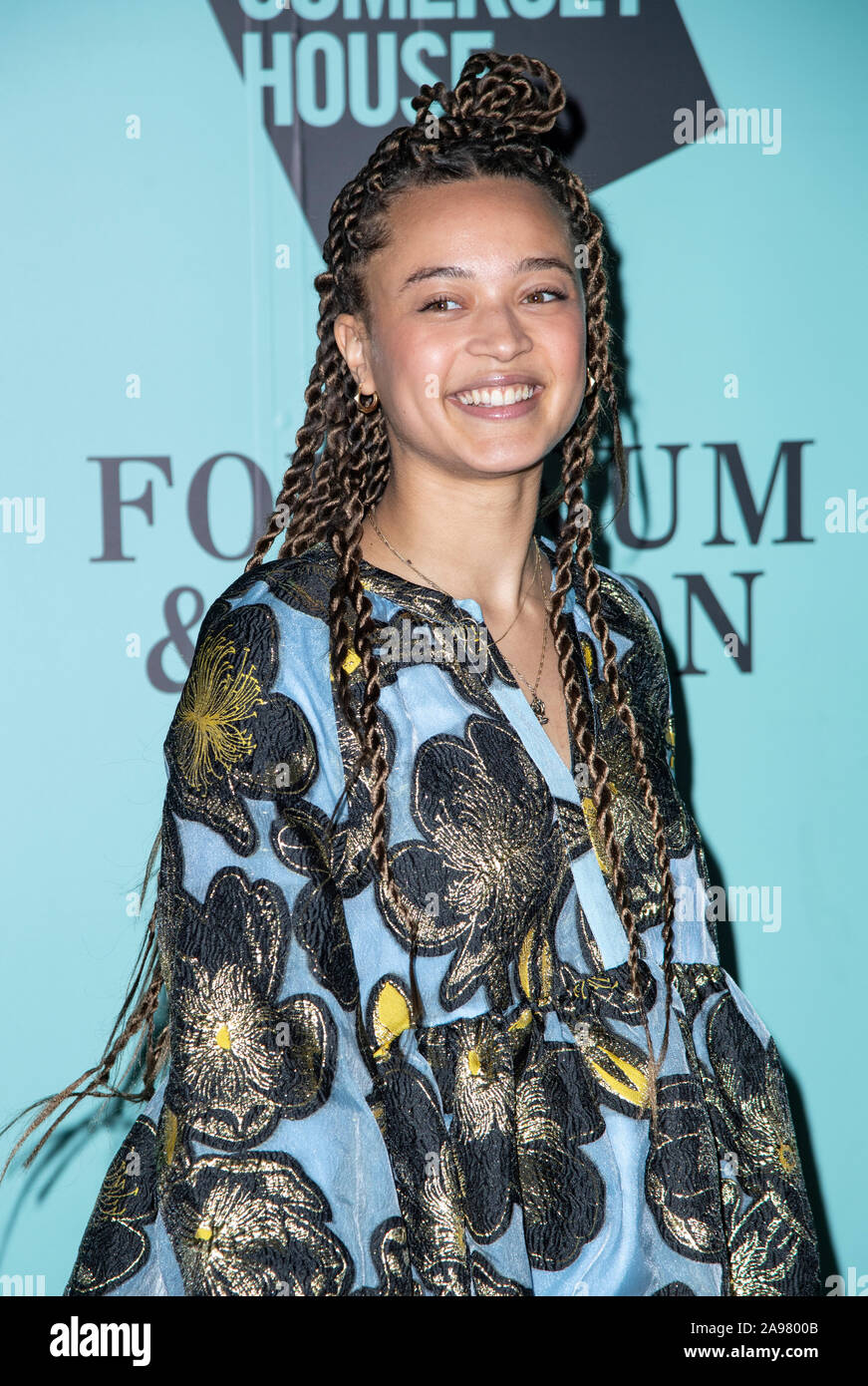 LONDON, ENGLAND - 12.November: Connie Bodensee besucht die Opening Party Skate im Somerset House on November 12,2019 in London, England Stockfoto