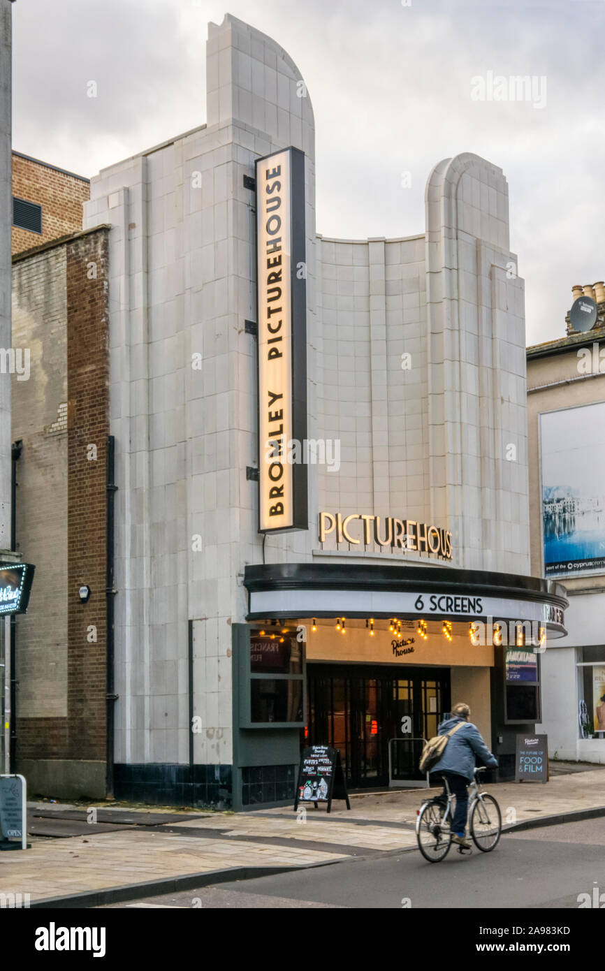 Die ehemalige Empire Kino in Bromley High Street wurde von George Coles entworfen und 1936 eröffnet. Es ist nun das Bromley Picturehouse. Stockfoto
