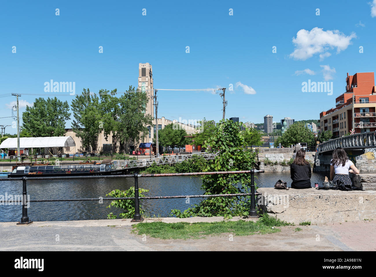 Lachine Canal und Atwater Market, Griffintown, Montreal, Quebec, Kanada Stockfoto