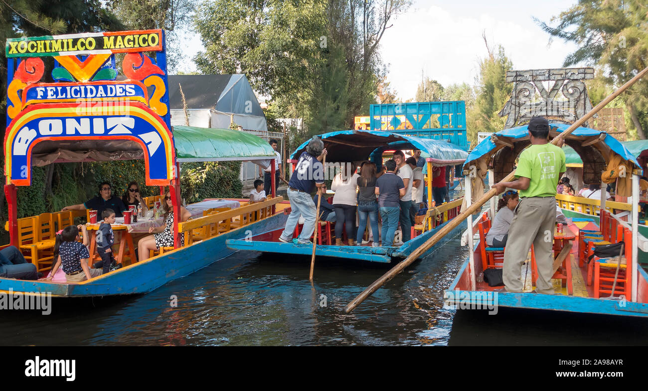 Stau auf Xochimilco Kanäle, Mexiko City, Mexiko Stockfoto