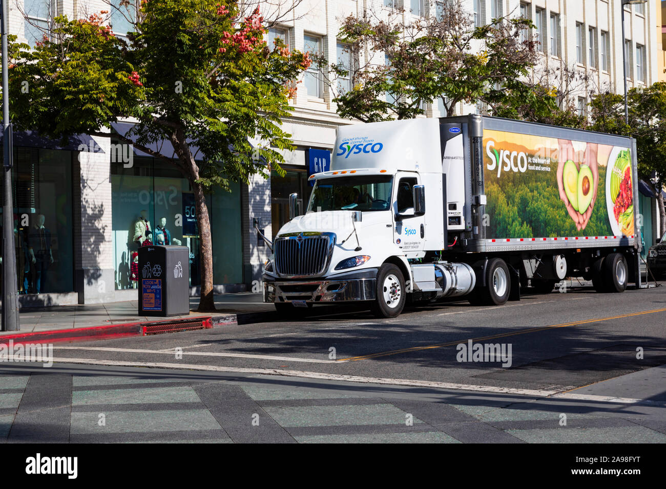 Internationale prostar Tag cab Sattelanhänger Sysco Steuergerät. Santa Monica, Kalifornien, USA Stockfoto