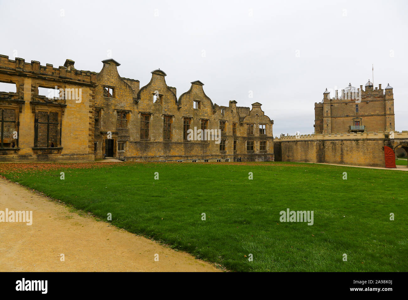 Der marode Terrasse Strecke an Bolsover Castle, Derbyshire, England, Großbritannien Stockfoto