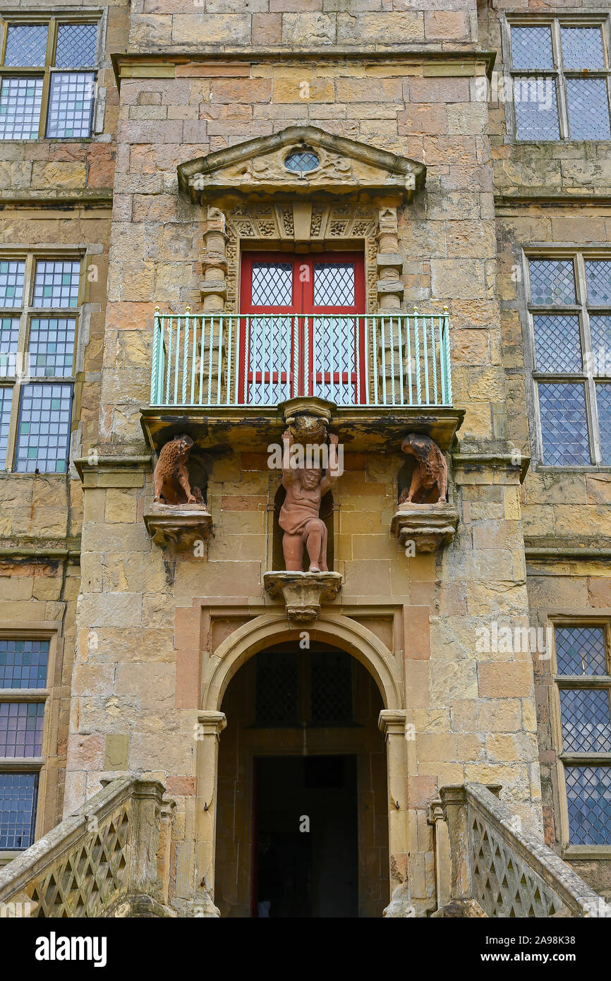 Der Eingang oder Ausgang in die kleine Burg an Bolsover Castle, Derbyshire, England, Großbritannien Stockfoto