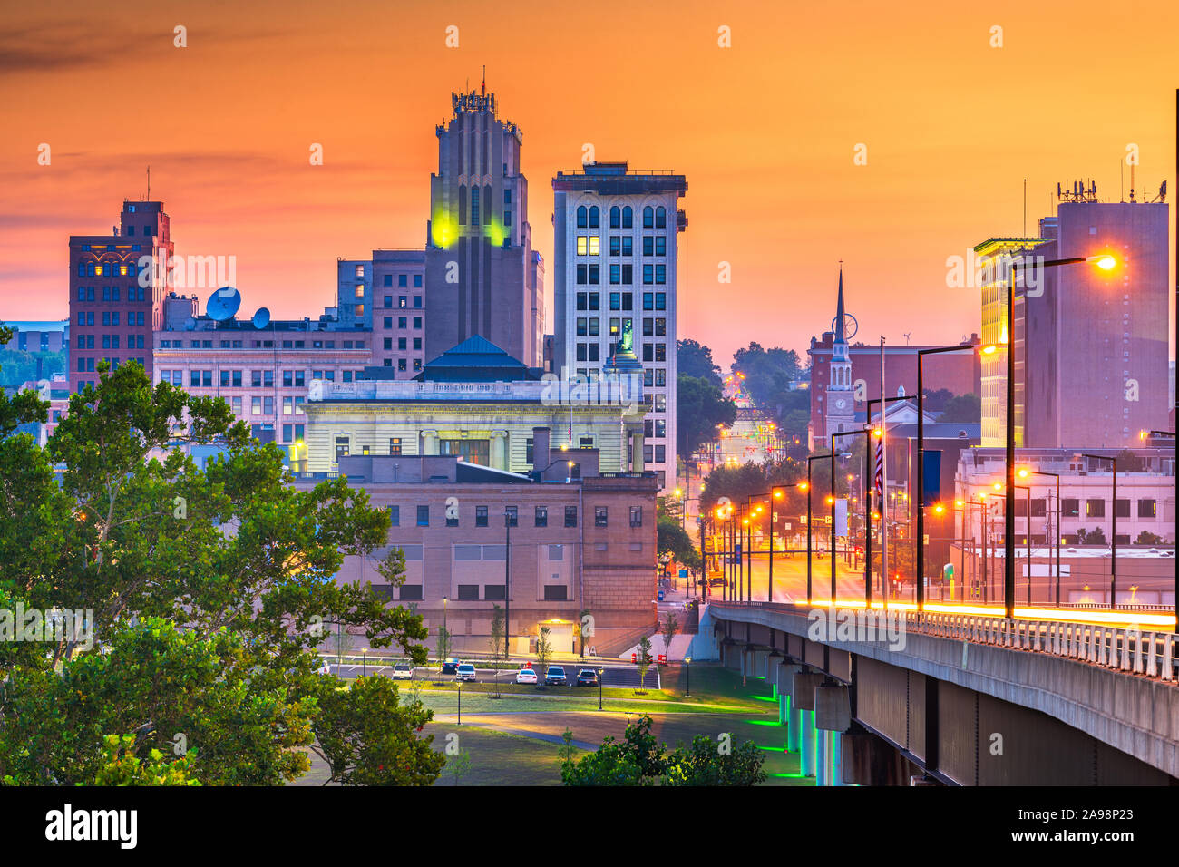 Youngstown, Ohio, USA Downtown Skyline in der Dämmerung. Stockfoto