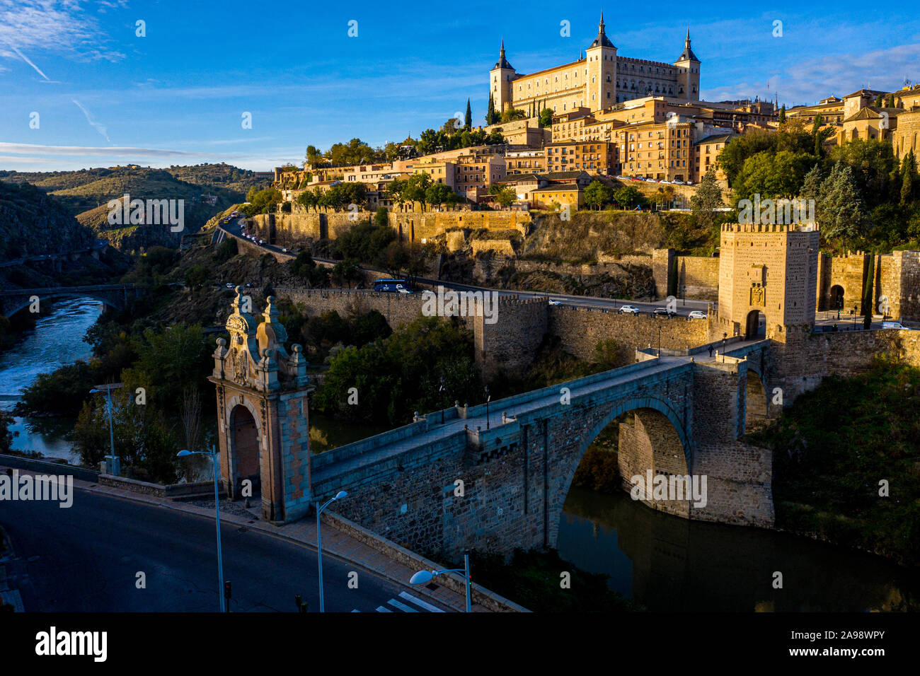 Alcantara Bridge, Alcázar de Toledo, Toledo, Spanien Stockfoto