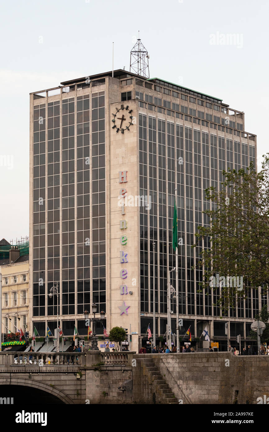 O'Connell Bridge House, auch als die Heineken Gebäude, das einem Bürogebäude auf der D'Olier Street in Dublin, Irland bekannt. Stockfoto