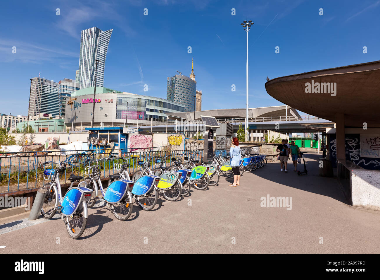 Fotos in der Hauptstadt von Polen Warschau auf einem hellen, sonnigen Tag im August getroffen Stockfoto