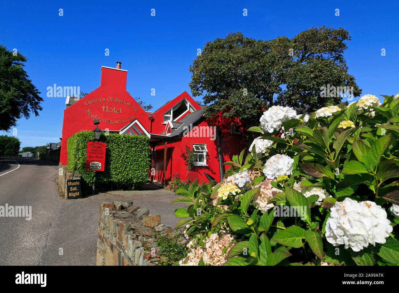 Casey's of Baltimore Hotel & Restaurant, Baltimore, County Cork, Irland Stockfoto