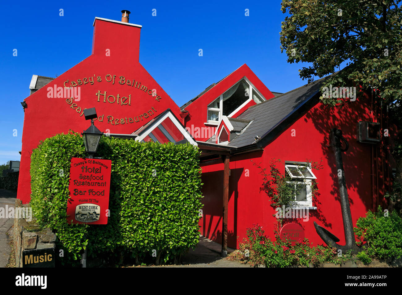 Casey's of Baltimore Hotel & Restaurant, Baltimore, County Cork, Irland Stockfoto