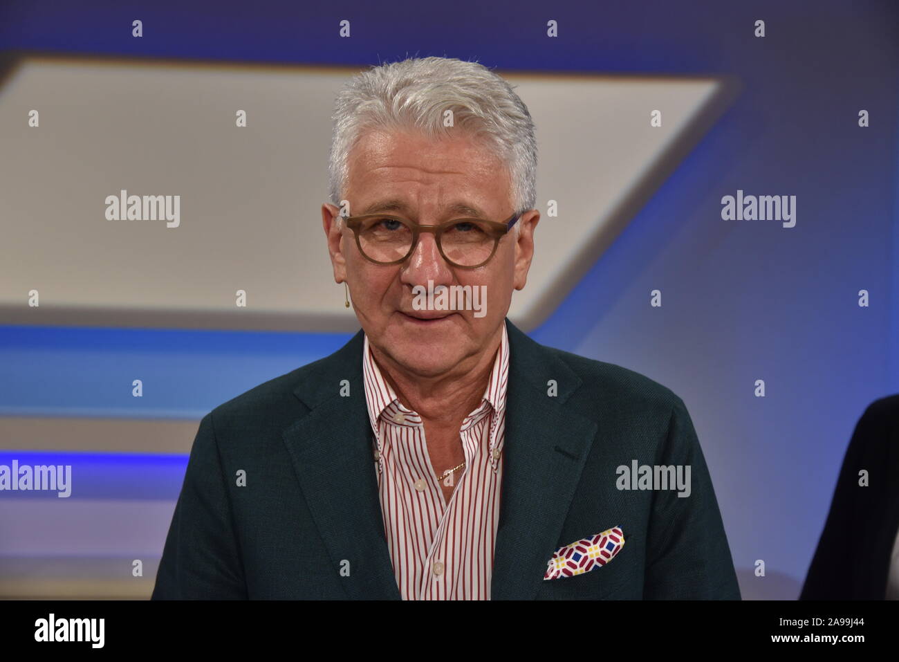 Köln, Deutschland. 13 Nov, 2019. Sportkommentator Marcel Reif Gast auf die ARD-Talkshow "maischberger. Der Woche 'Credit: Horst Galuschka/dpa/Horst Galuschka dpa/Alamy leben Nachrichten Stockfoto