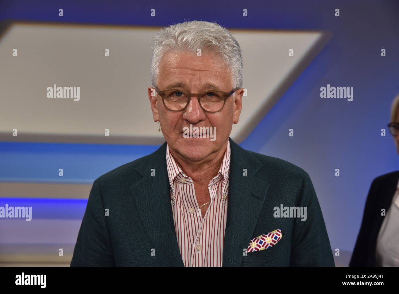Köln, Deutschland. 13 Nov, 2019. Sportkommentator Marcel Reif Gast auf die ARD-Talkshow "maischberger. Der Woche 'Credit: Horst Galuschka/dpa/Horst Galuschka dpa/Alamy leben Nachrichten Stockfoto