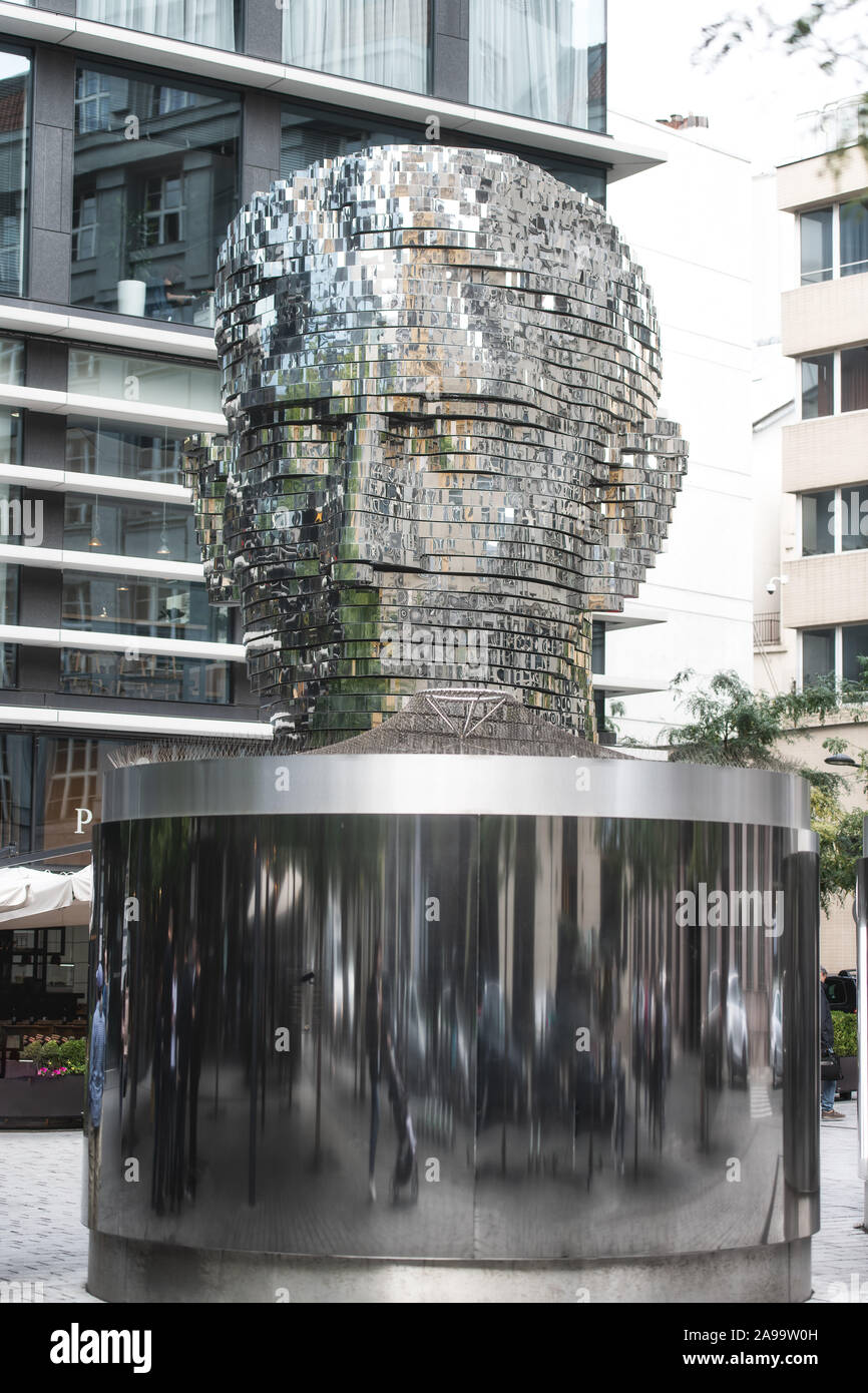 Prag, tschechische Republik - 6. September 2019: Statue von Franz Kafka in Prag in der Tschechischen Republik Stockfoto