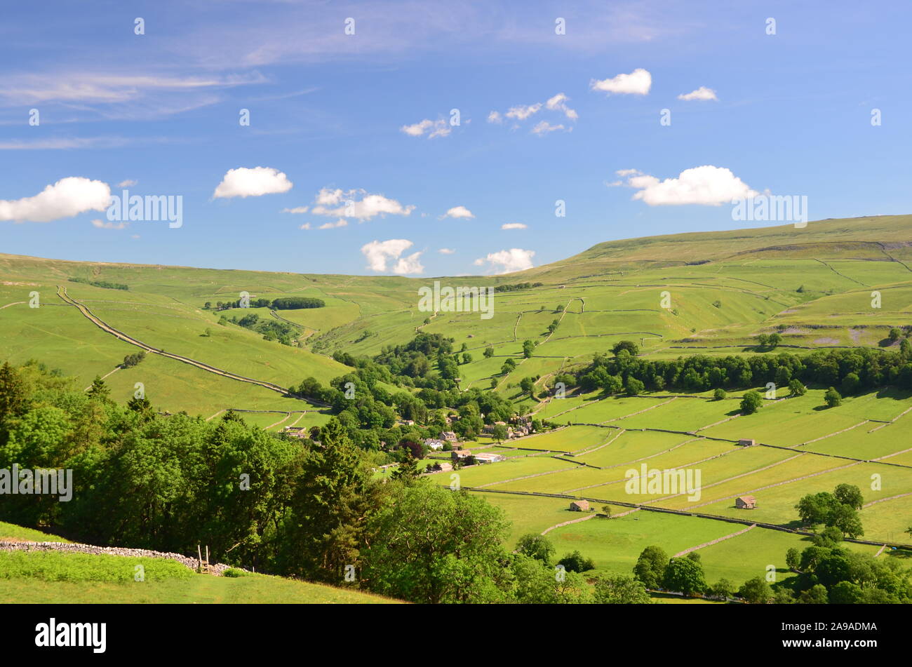 Kettlewell aus der Distanz, North Yorkshire Stockfoto