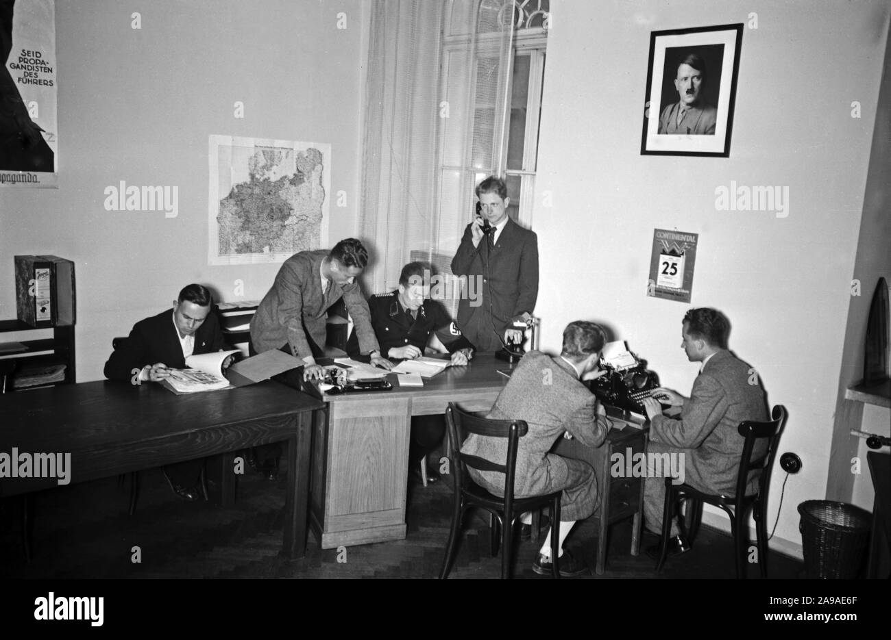 Originale Bildunterschrift: Bundeskanzleramt Abteilung Presse und Propaganda der Deutschen Studentenschaft von Prag und Brno, 1930er Jahre Stockfoto