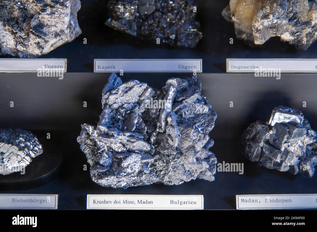 Sortiert Mineral Sammlung im Naturhistorischen Museum, Wien, Österreich fotografiert. Stockfoto