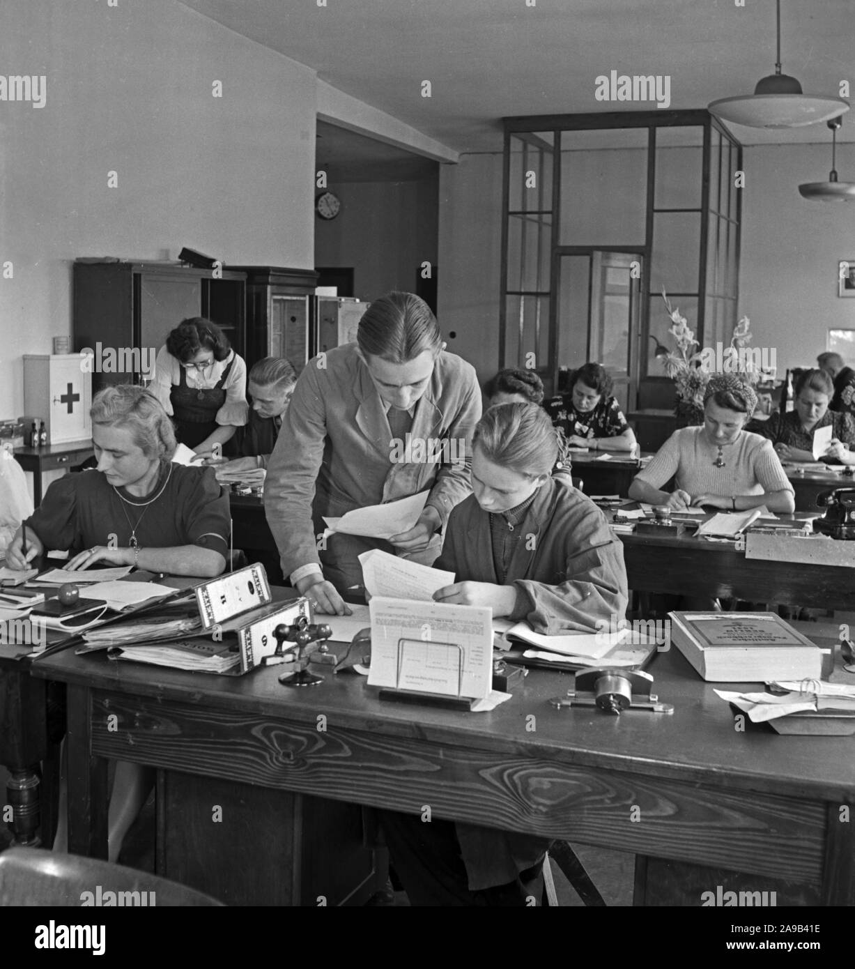 Lehrling Berufsschule, Deutschland 1940. Stockfoto
