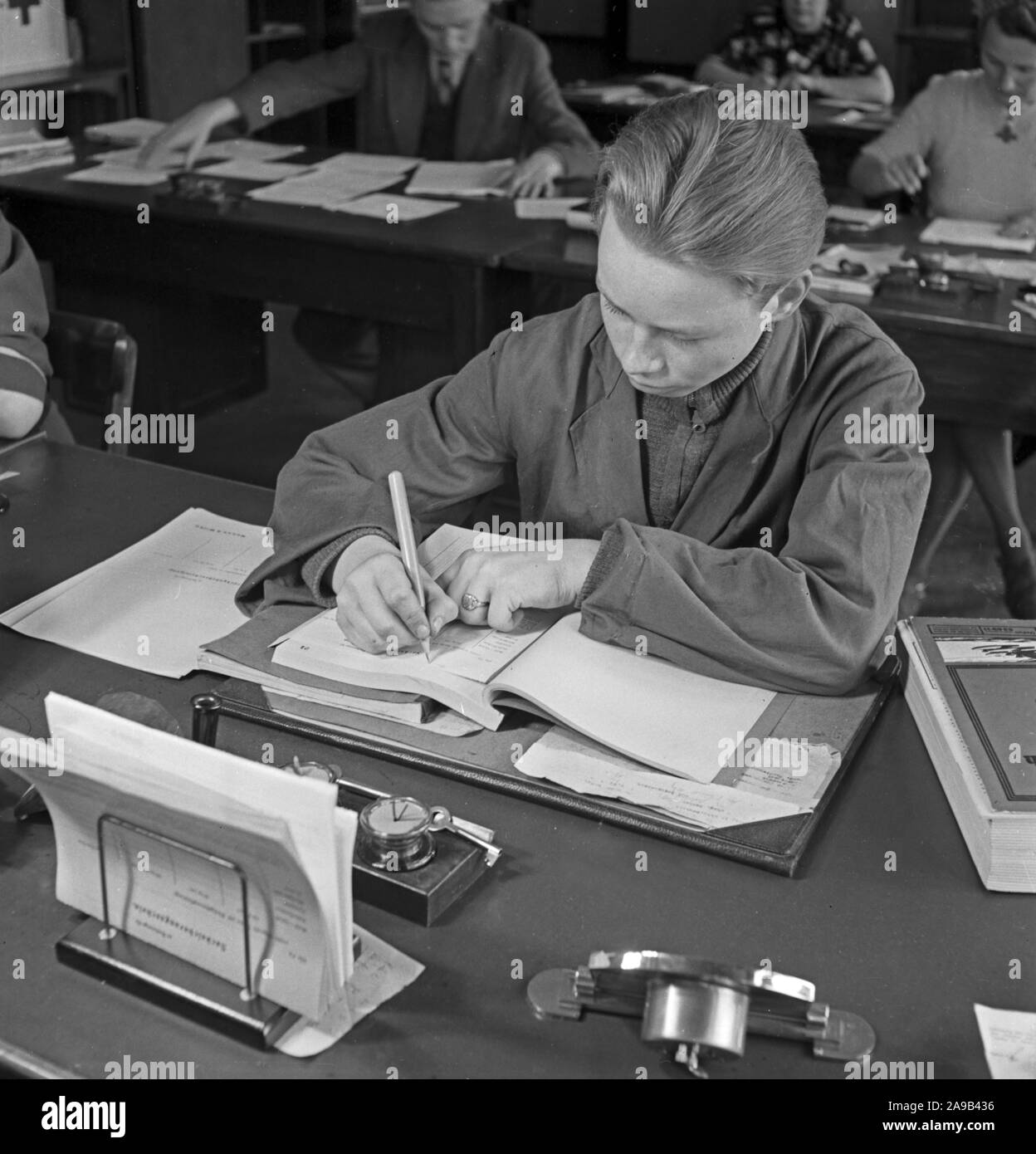 Lehrling Berufsschule, Deutschland 1940. Stockfoto