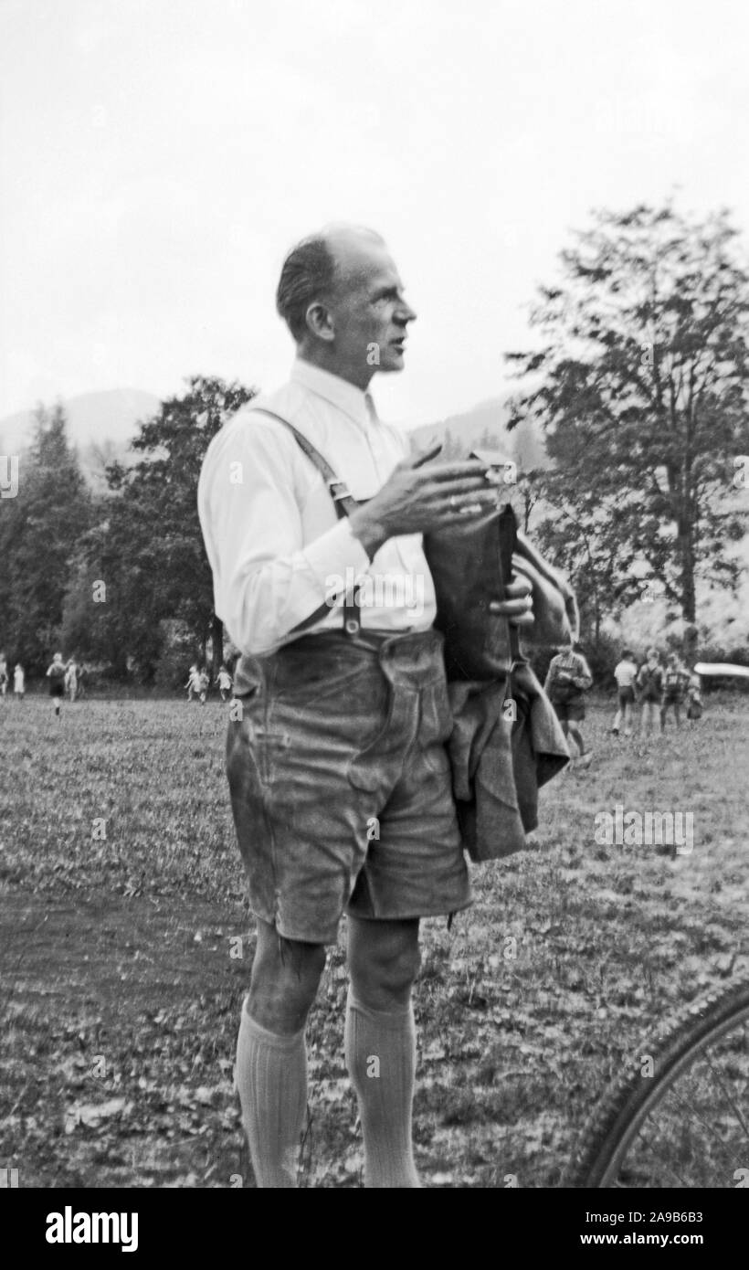 Mann tragen Lederhosen, Deutschland 1952 Stockfoto