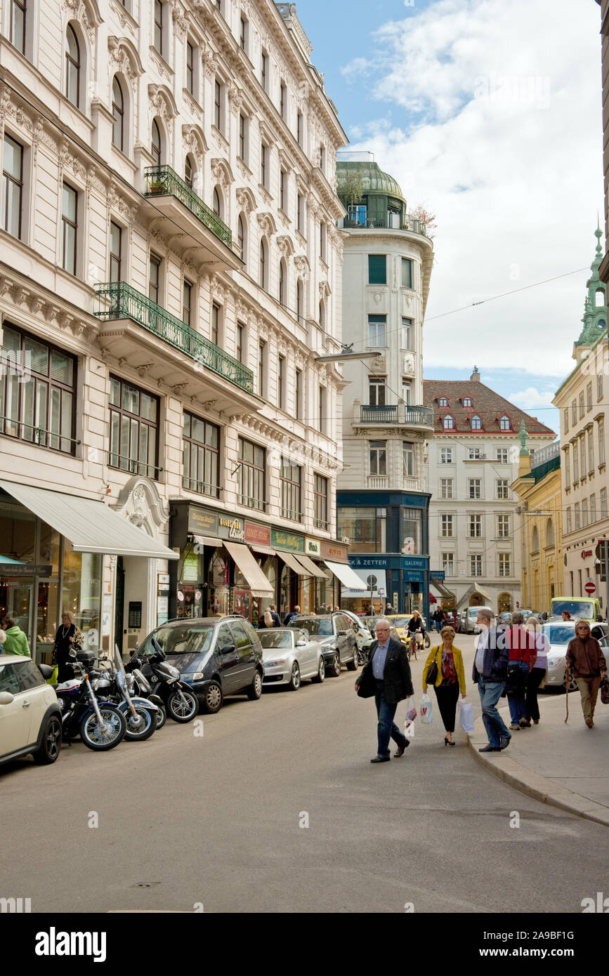 Straße der Stallburggasse mit seinen Geschäften, Restaurants und Coffee Shops. Zentrale Wien, Österreich Stockfoto