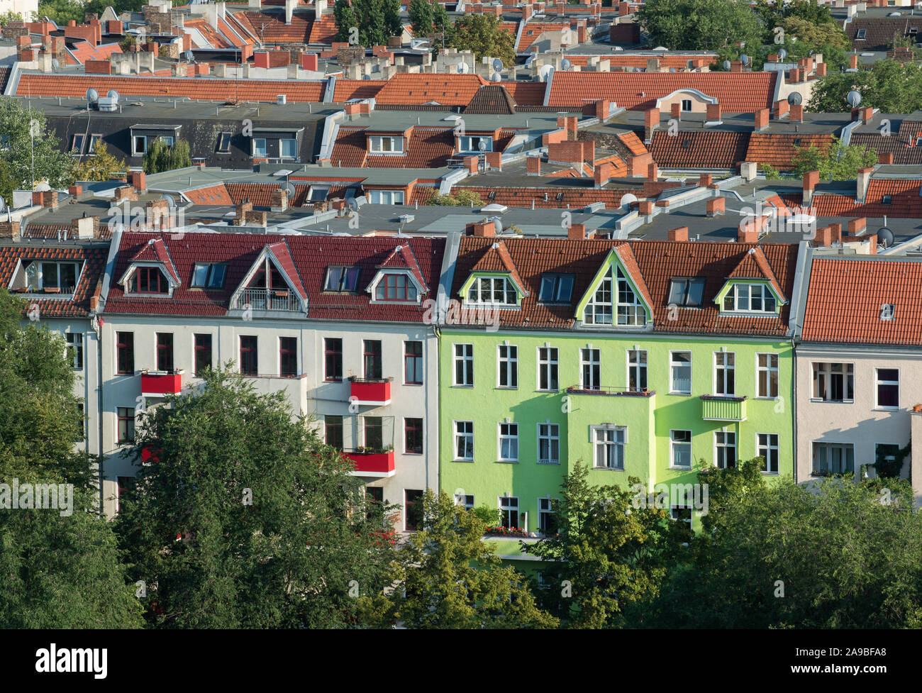 16.08.2018, Berlin, Deutschland - die städtische Landschaft mit Gründerzeit Gebäude im Sprengelkiez Bezirk Berlin-Mitte, Bezirk Wedding. 0CE1 Stockfoto