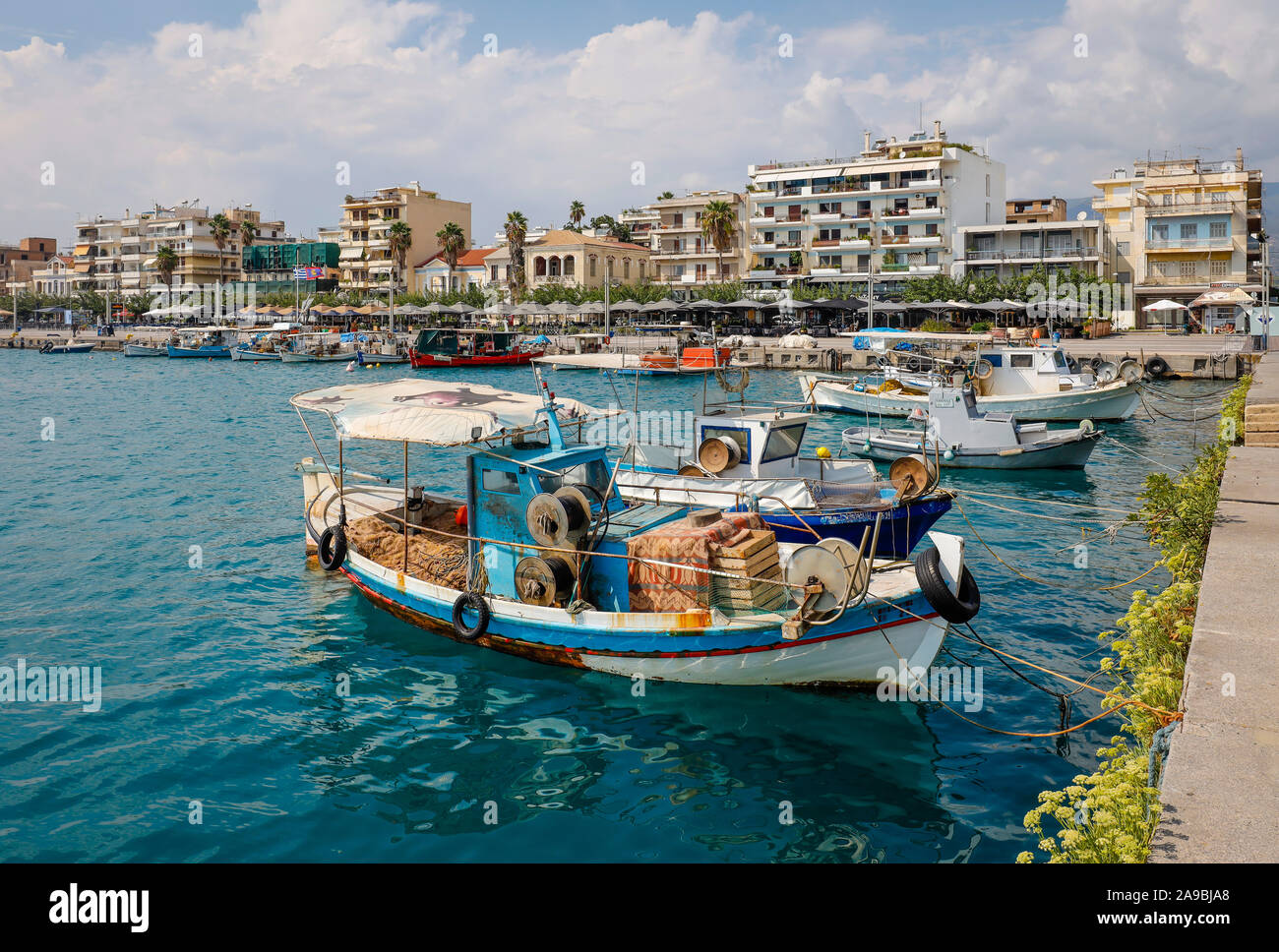 07.09.2019, Kalamata, Messenien, Griechenland - Angeln boote Hafen von Kalamata. 00 X 190907 D086 CAROEX.JPG [MODEL RELEASE: NICHT ZUTREFFEND, PROPERTY RELEASE: NICHT Stockfoto