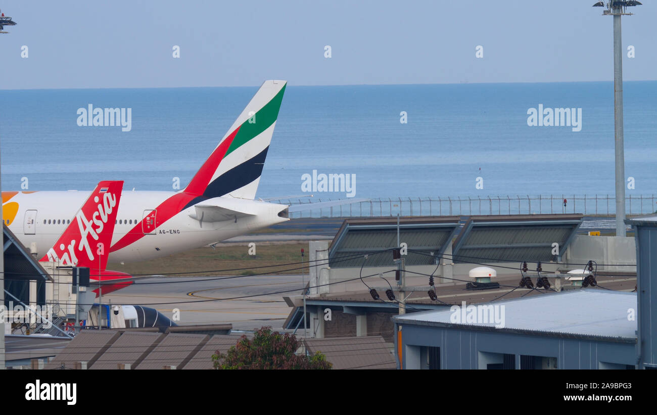 Flugzeug rollt nach der Landung Stockfoto
