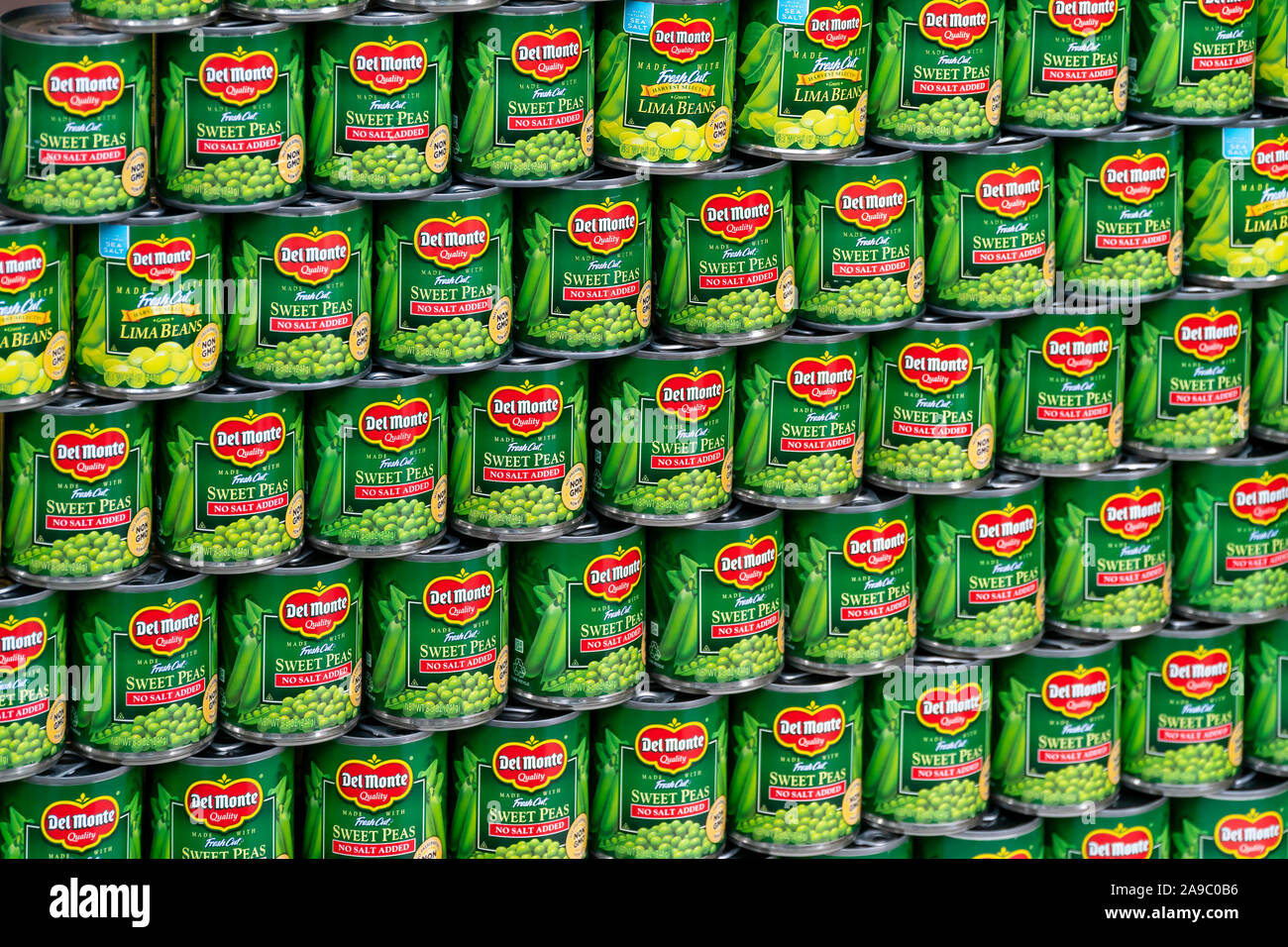 Eine Anzeige von Del Monte Marke Zuckererbsen Dosen in New York am Donnerstag, 7. November 2019. (© Richard B. Levine) Stockfoto Eine Anzeige von Del Monte Marke Zuckererbsen Dosen in New York am Donnerstag, 7. November 2019. (© Richard B. Levine) Stockfoto