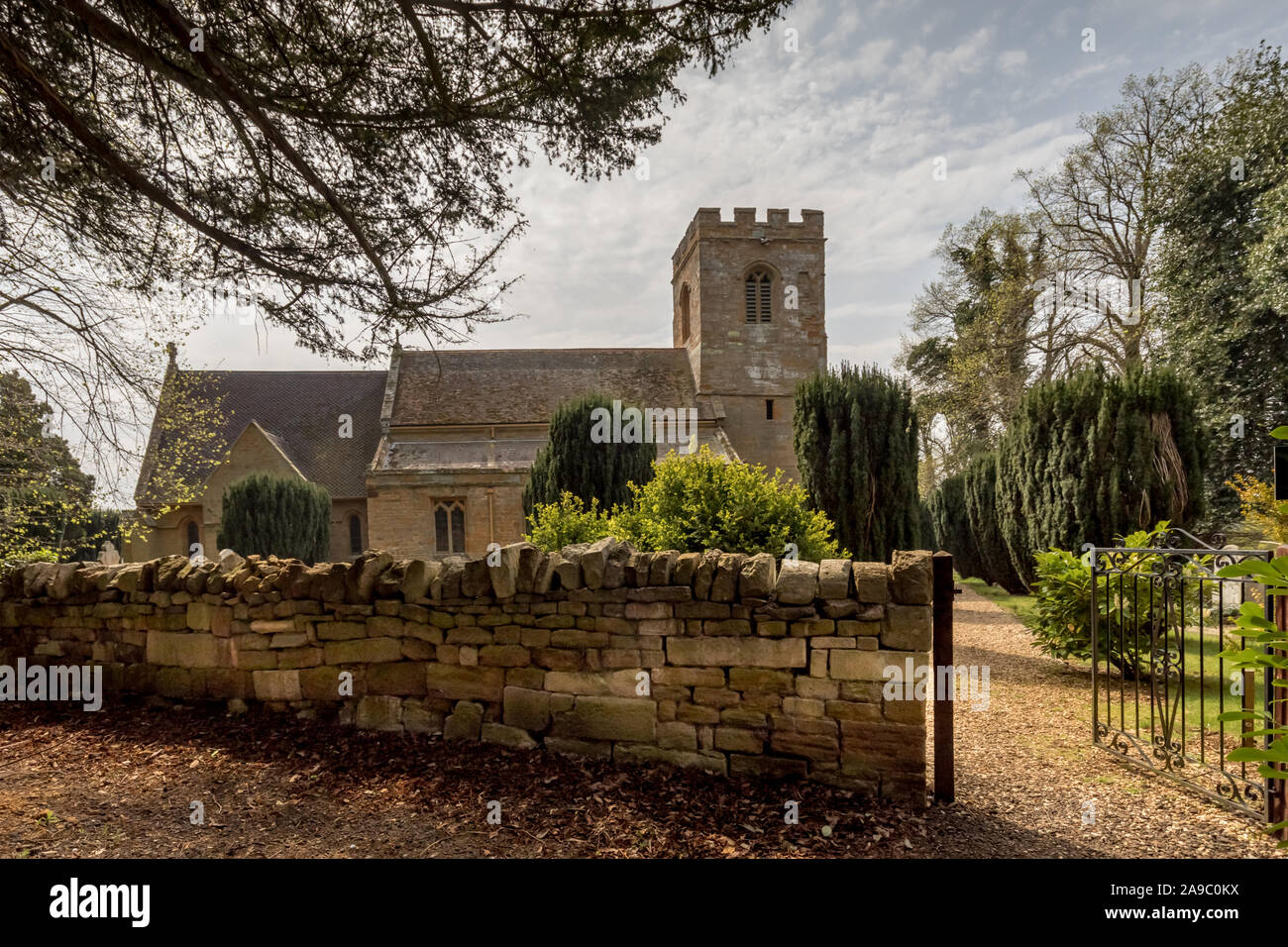 Kirche aller Heiligen, hauptsächlich gebaut 1330-40 von Sir Richard Holdenby, Holdenby, Northamptonshire, England, Großbritannien Stockfoto