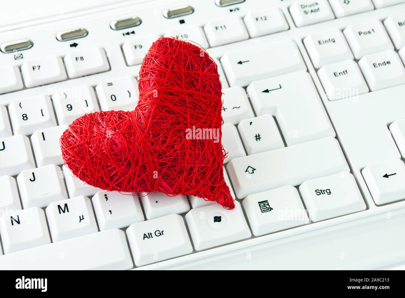 Rote Liebe Herz und Tastatur Hintergrund Stockfotografie - Alamy