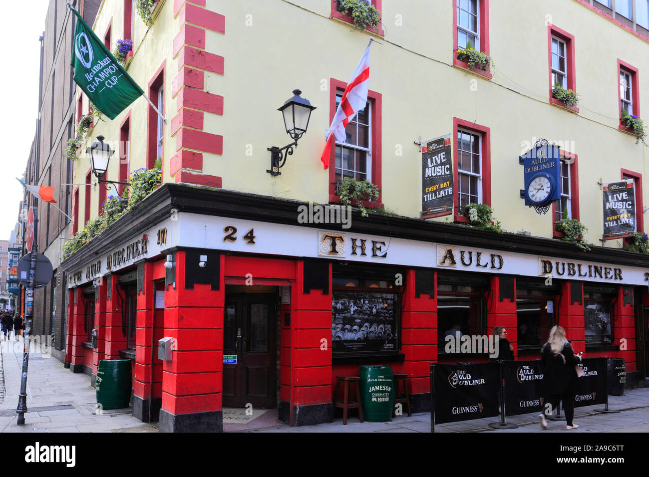 Anzeigen von Bars und Restaurants in der Temple Bar Gegend der Stadt Dublin, Republik von Irland Stockfoto