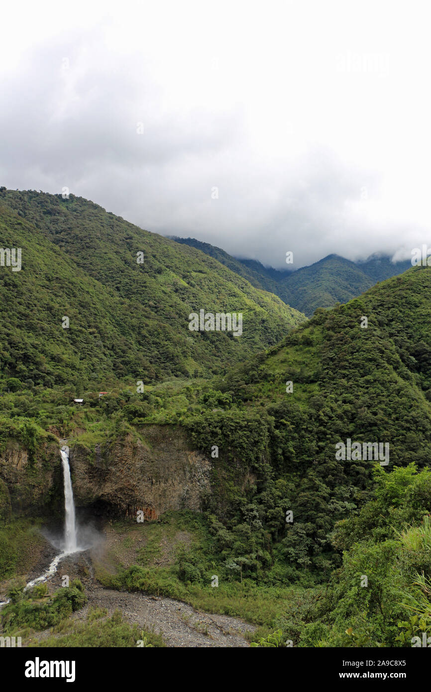 Wasserfall in Ecuador in der Nähe von Banos Stockfoto