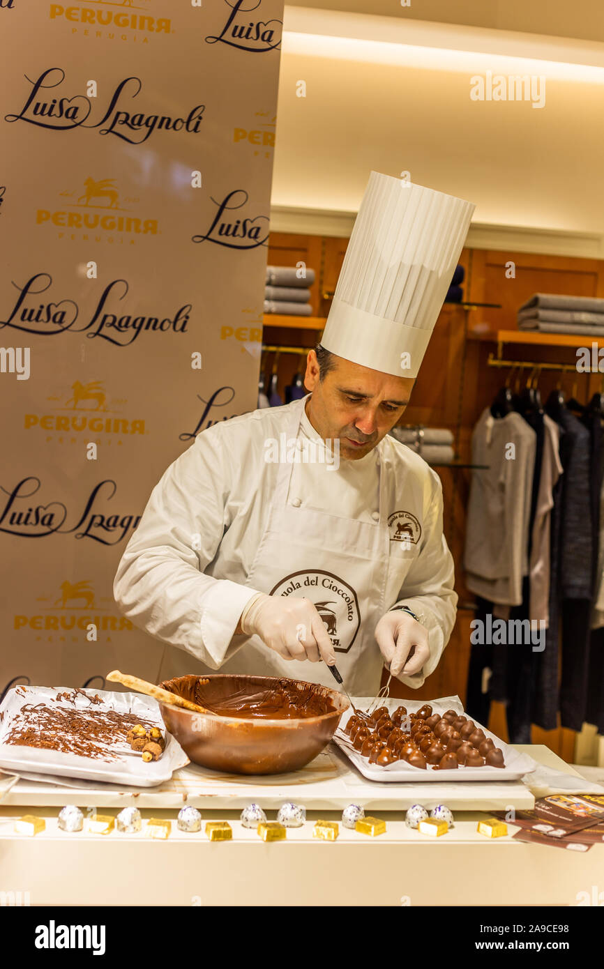 Koch mit Chef hat Chocolatier Schokolade in Venedig Venezia Italien Stockfoto