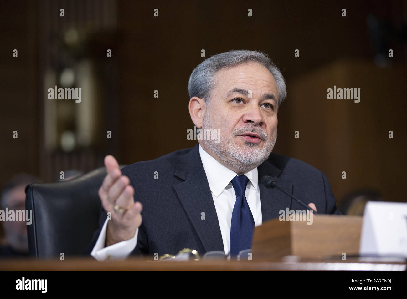 Washington, District of Columbia, USA. 14 Nov, 2019. Dan Brouillette bezeugt vor dem US-Senat Ausschusses für Energie und natürliche Ressourcen auf dem Capitol Hill in Washington, DC, USA, am Donnerstag, 14. November 2019, wie Sie seine Nominierung zu sein Sekretär der Energie berücksichtigen. Credit: Stefani Reynolds/CNP/ZUMA Draht/Alamy leben Nachrichten Stockfoto