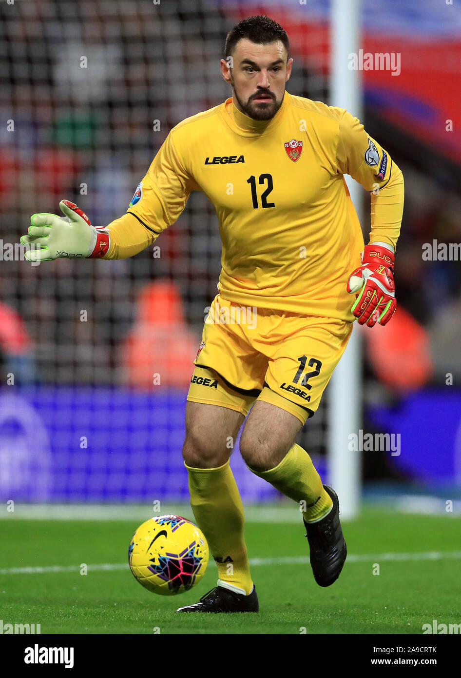 Montenegro Torwart Milan Mijatovic während der UEFA EURO 2020-Qualifikationsspiel in Wembley, London. Stockfoto