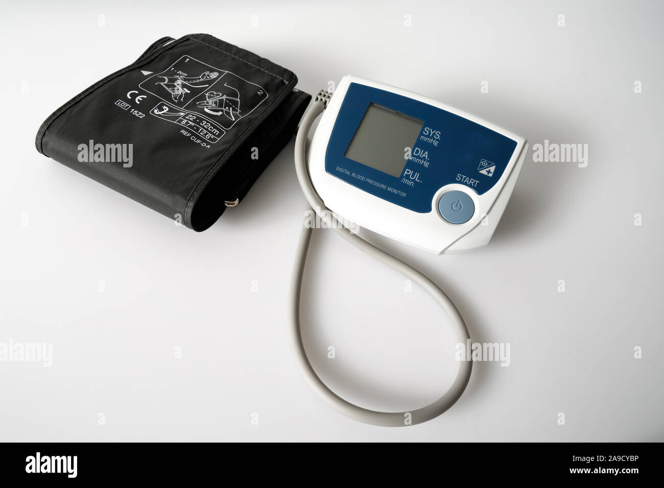 Ein Bluetooth Blutdruckmessgerät für Home Monitoring durch die Gesundheitsdienste und Krankenhäuser zur Patientenüberwachung Stockfoto