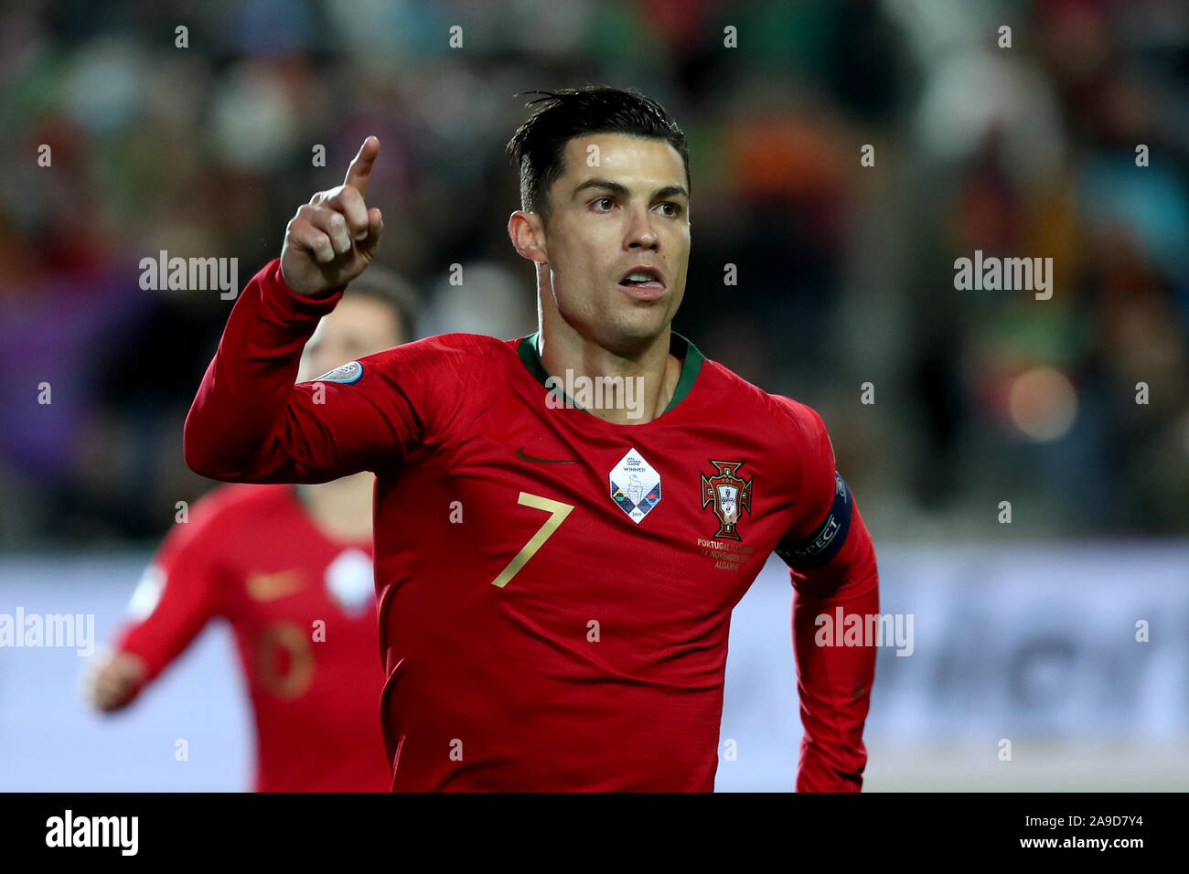 Faro, Portugal. 14 Nov, 2019. Portugals, Cristiano Ronaldo feiert nach dem Scoring ein Ziel während der UEFA EURO 2020 Gruppe B Fußball-qualifikationsspiel zwischen Portugal und Litauen an der Algarve Stadion in Faro, Portugal, am 14. November 2019. Credit: Pedro Fiuza/ZUMA Draht/Alamy leben Nachrichten Stockfoto