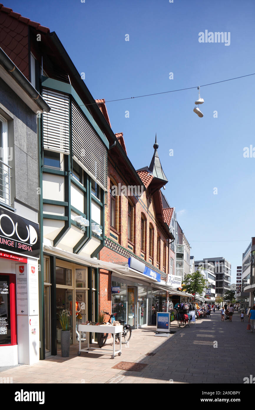Fußgängerzone Lange Straße, Cloppenburg, Niedersachsen, Deutschland, Europa Stockfoto