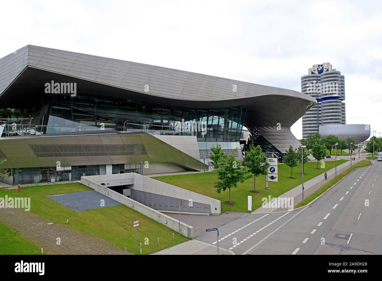 BMW Welt und BMW Zentrale, München, Oberbayern, Bayern, Deutschland Stockfoto
