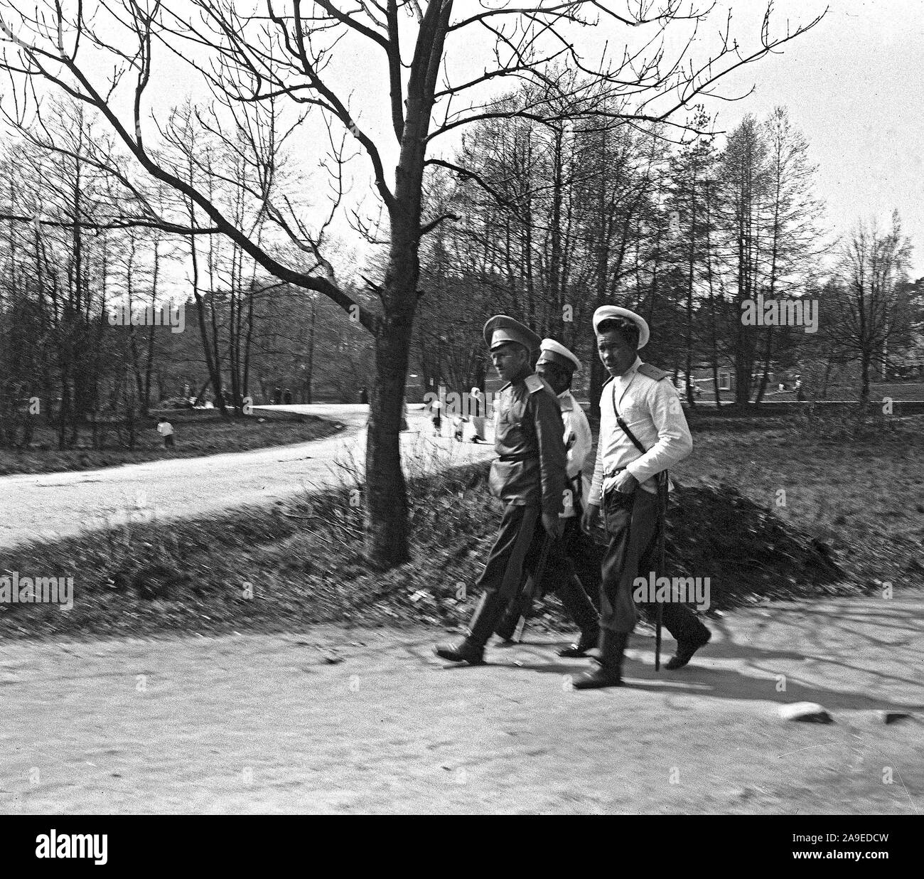 Russische Militär Maenner in Park in Finnland. 1900 Stockfoto
