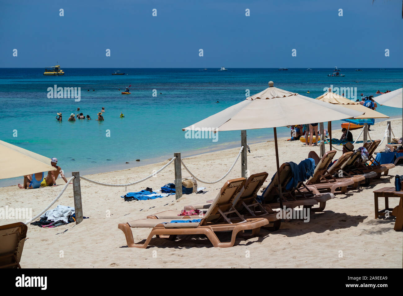 April 16, 2019 - Blick auf die West Bay Strände in Roatan, Honduras. Stockfoto April 16, 2019 - Blick auf die West Bay Strände in Roatan, Honduras. Stockfoto