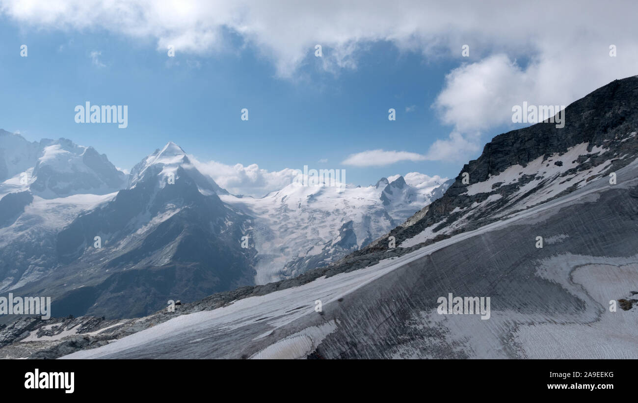 Faszinierendes Panorama der Schweizer Alpen über 3000 Meter über dem Meeresspiegel Stockfoto